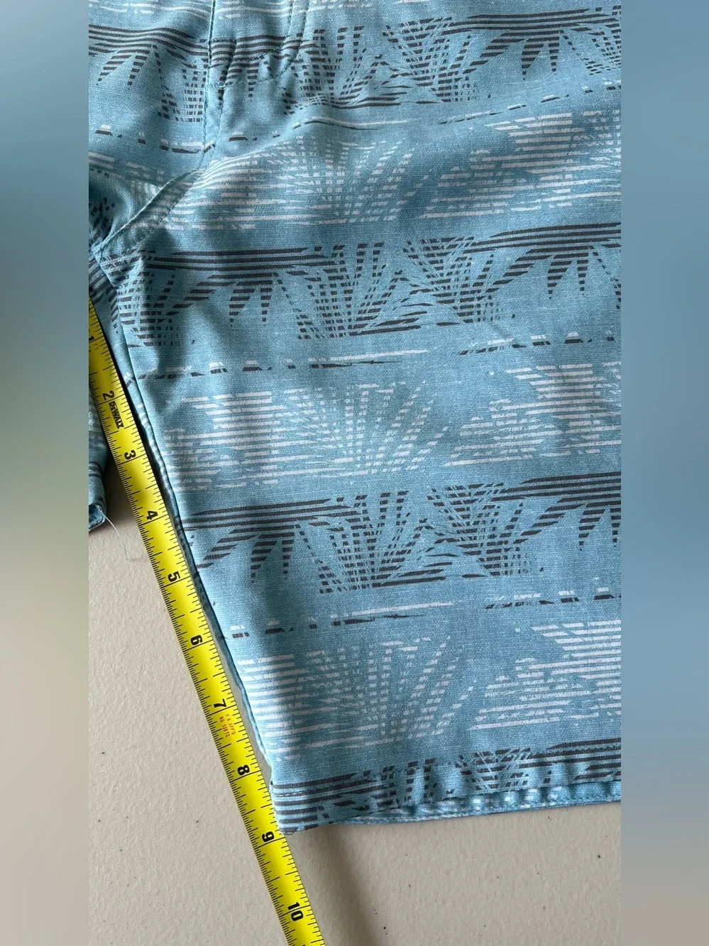TravisMathew Rip Me Off Boardshorts Swim Trunks Blue Tropical Print Size 34